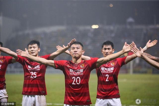 双方总共有41次交锋，埃弗顿取得17胜9平15负的战绩，处于上风。